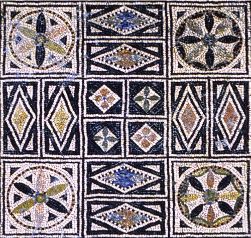 Mosaico trovato in una domus a Bologna, via della Beverara