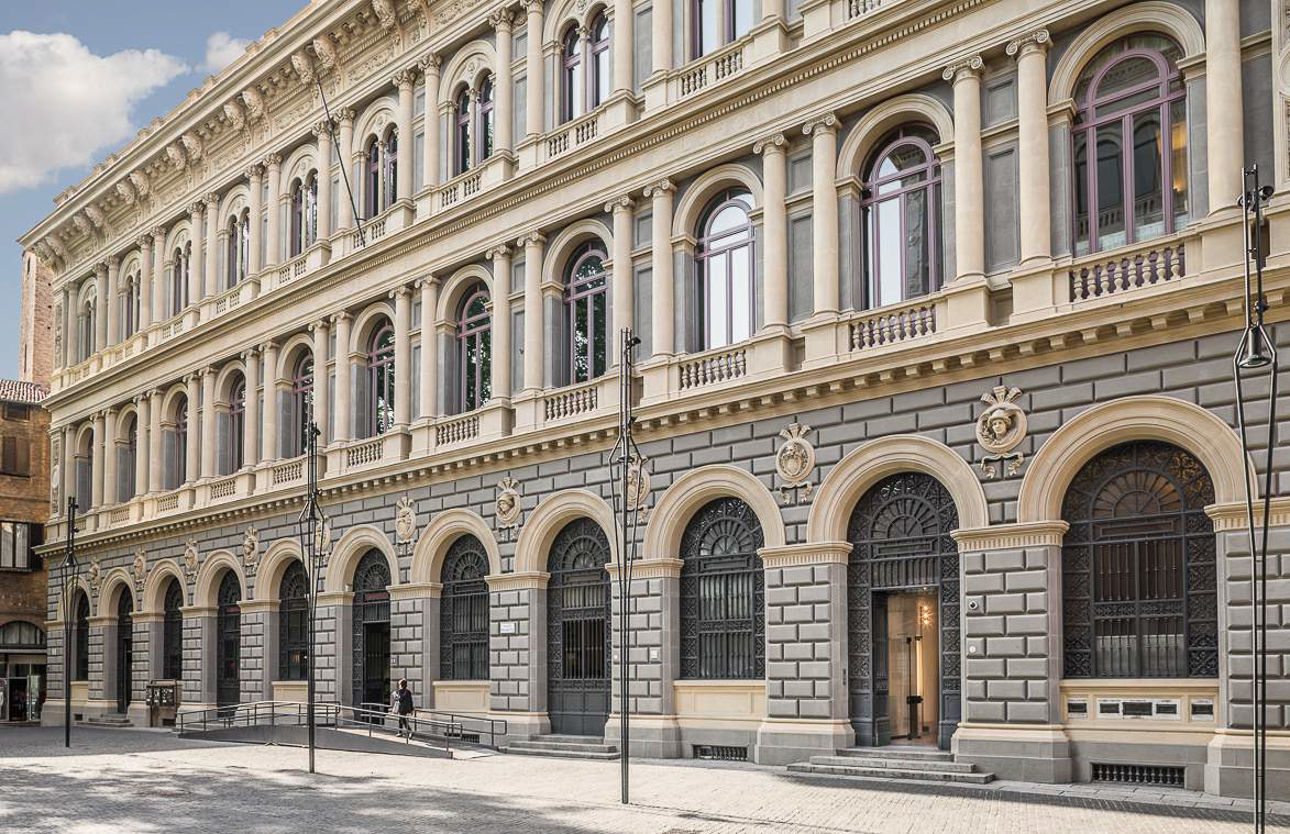Palazzo De Toschi - Banca di Bologna Palazzo De Toschi - Banca di Bologna