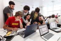 Studenti al computer Studenti al computer